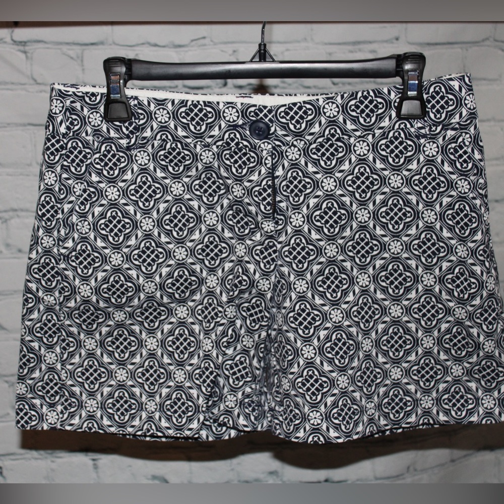 Crown & Ivy Shorts